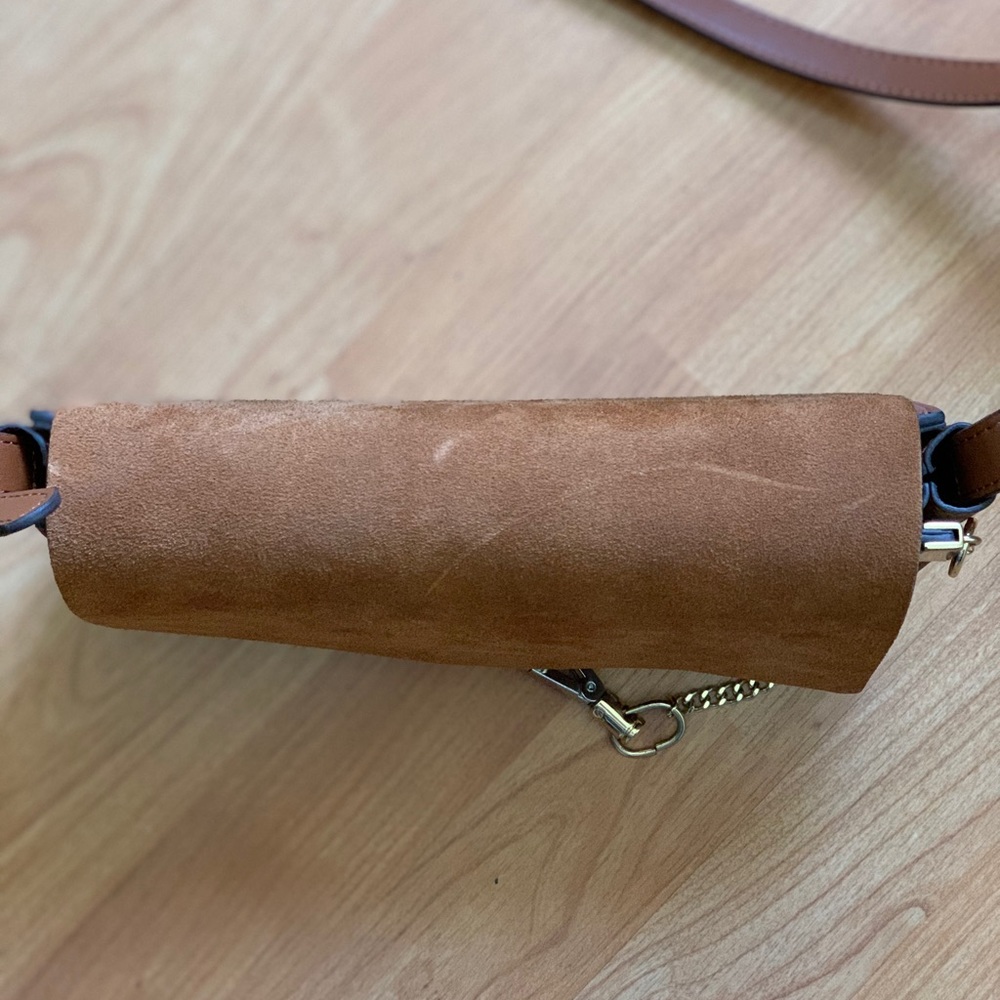 Circle Ring Brown Crossbody Bag - Picture 3 of 8